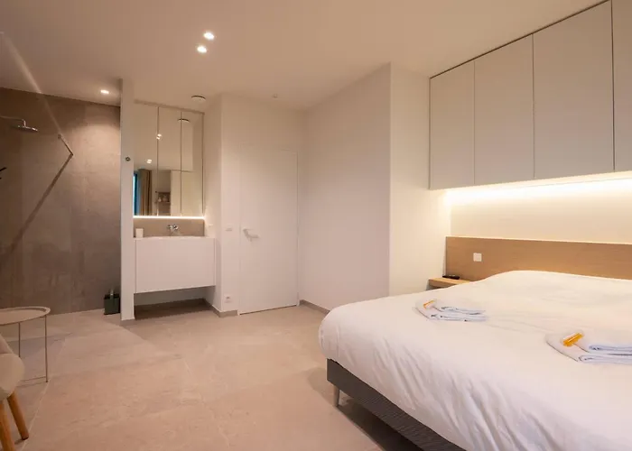 Sensational Brand New Duplex For 4 Apartment *