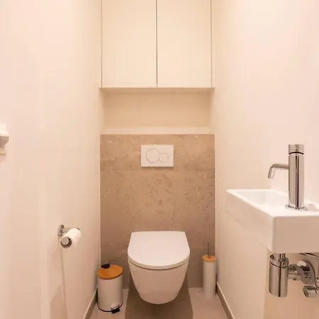 Sensational Brand New Duplex For 4 公寓 *