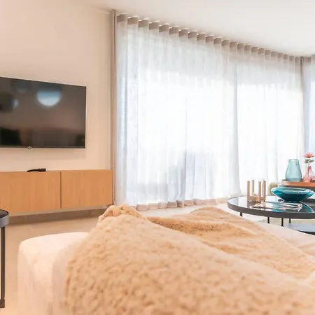 Sensational Brand New Duplex For 4 *